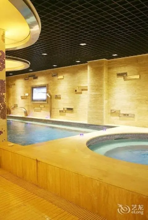 Наньян: Heyuan Hotel