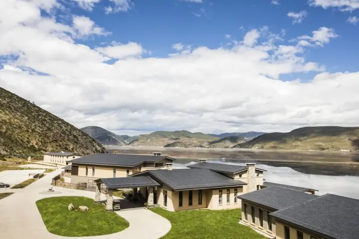 Шангри-Ла: High Mountain Resort Shangri-la