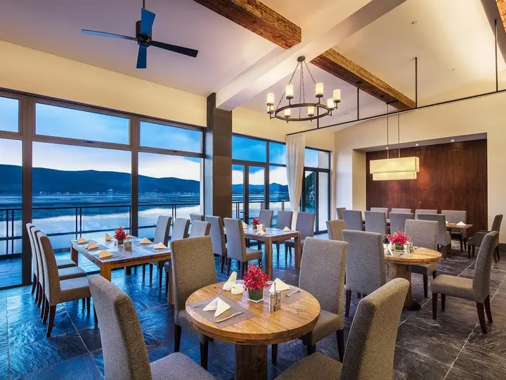 Шангри-Ла: High Mountain Resort Shangri-la
