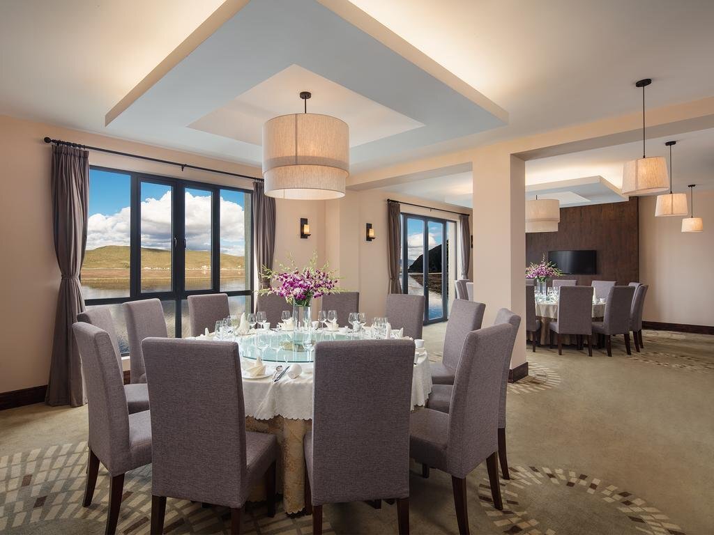 Шангри-Ла: High Mountain Resort Shangri-la