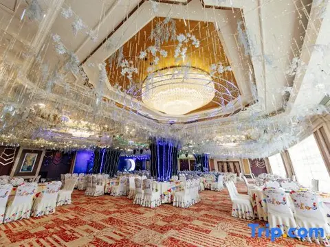 Наньчан: Galactic Garden International Hotel