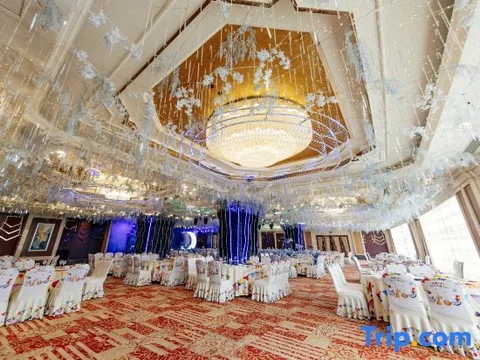 Наньчан: Galactic Garden International Hotel