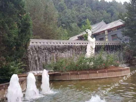 Яньань: Yan'an Wanhua Mountain Hotel
