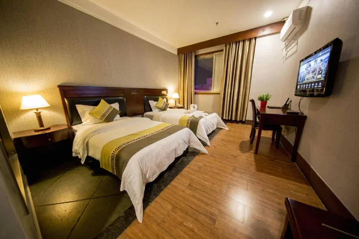 Джиангме: Huasheng Holiday Hotel