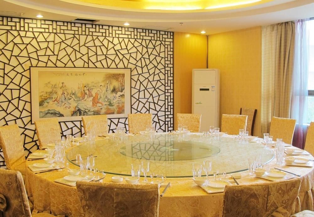 Ляньюньган: Dongyuan International Hotel