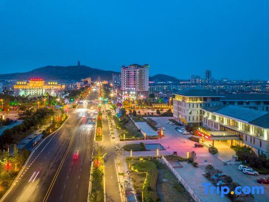 Ляньюньган: Dongyuan International Hotel