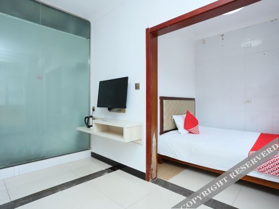 Эньши: Tianzhu Business Hotel