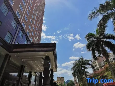 Чжаоцин: Longzhu Hotel
