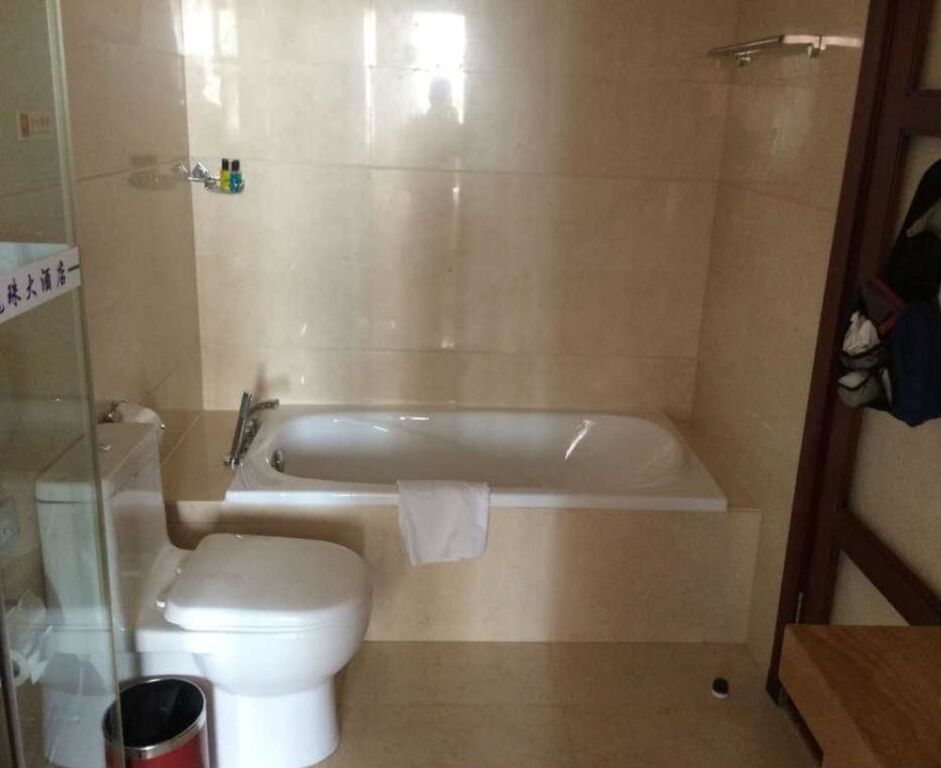 Чжаоцин: Longzhu Hotel