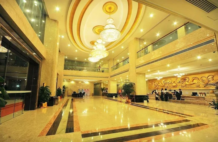 Чжаоцин: Longzhu Hotel