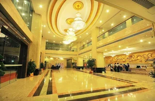 Чжаоцин: Longzhu Hotel