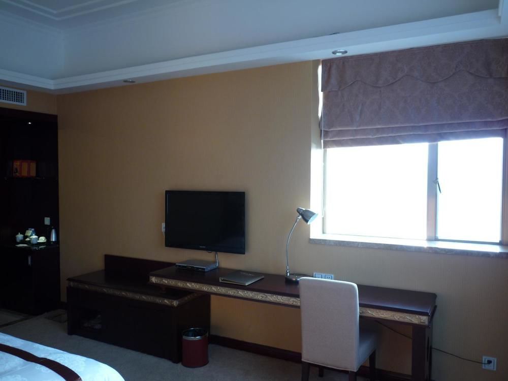 Чжаоцин: Longzhu Hotel