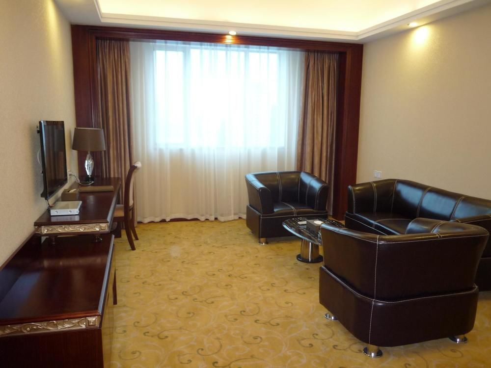 Чжаоцин: Longzhu Hotel