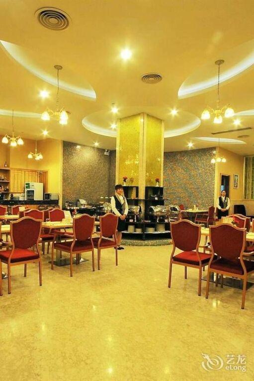 Чжаоцин: Longzhu Hotel