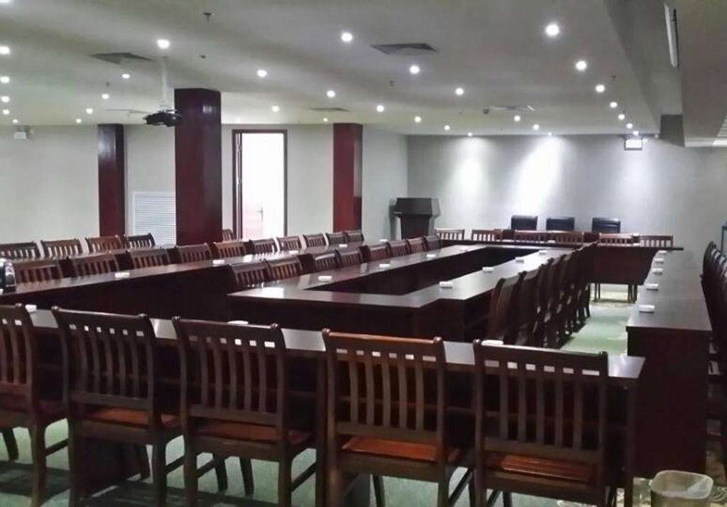 Шанграо: Dongfang International Hotel
