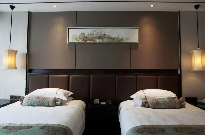 Аньцин: Hotel Clivia