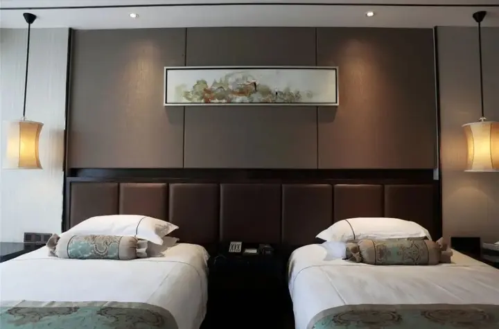 Аньцин: Hotel Clivia