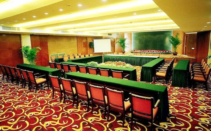 Дэян: Jinghu Hotel