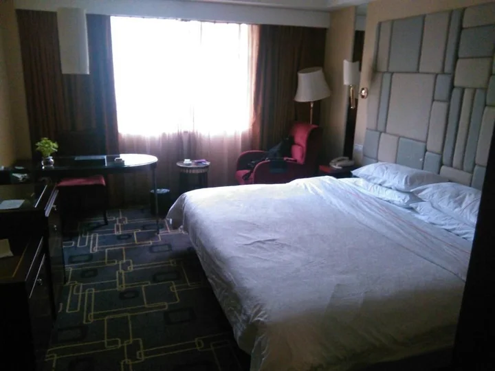 Дэян: Jinghu Hotel