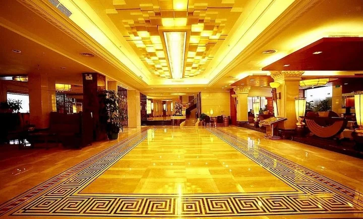 Дэян: Jinghu Hotel