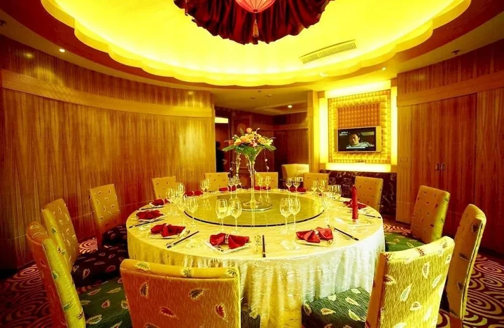 Дэян: Jinghu Hotel