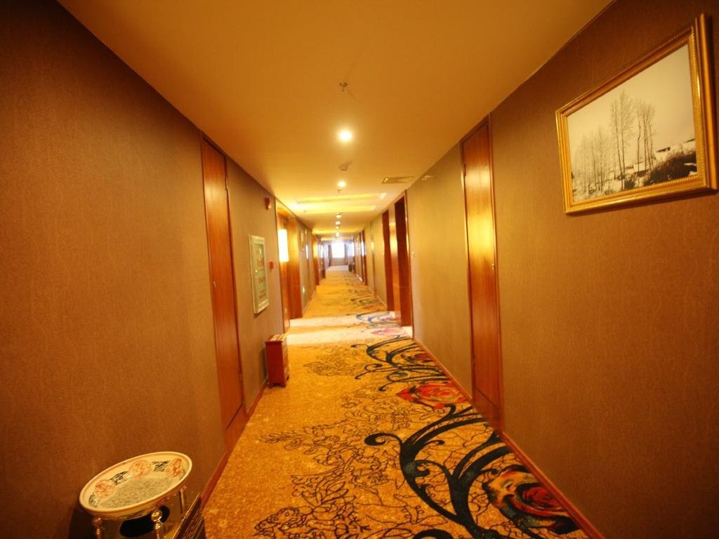 Чжаотун: Qingtian Hotel