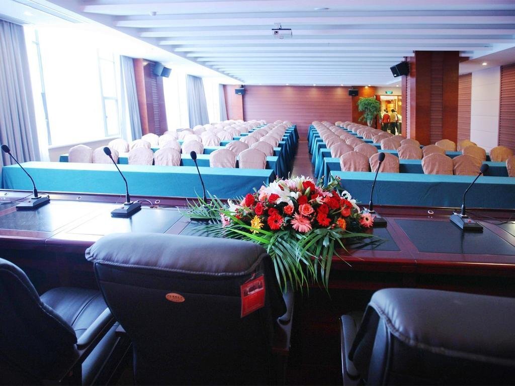 Чжаотун: Qingtian Hotel