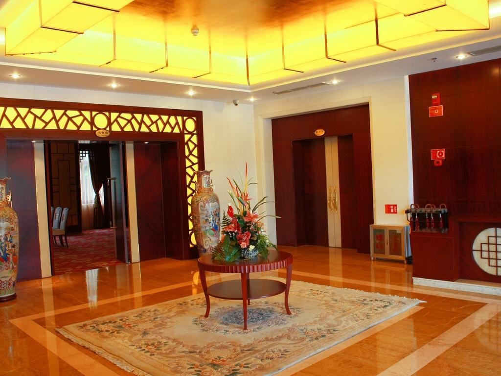 Цюйцзин: Stone Forest International Hotel