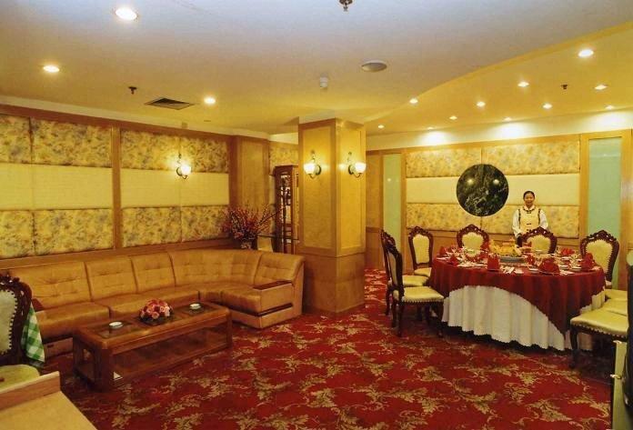 Цюйцзин: Stone Forest International Hotel