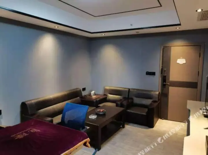 Цзеян: Tianyue Four Seasons Hotel