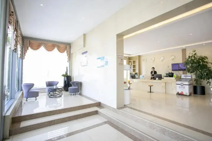 Жичжао: Haizhiju Hotel (Rizhao Suning Plaza)