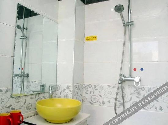 Ичан: Lijin Express Holiday Hotel
