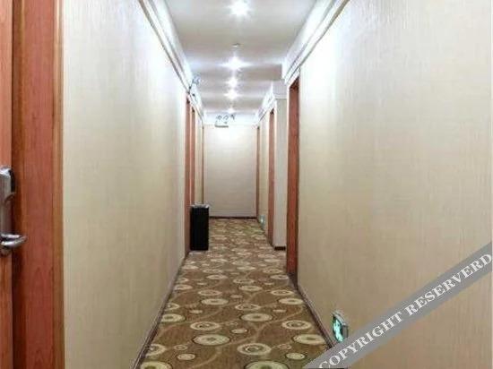 Ичан: Lijin Express Holiday Hotel