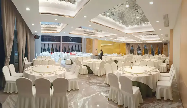 Юнчжоу: Lianhua Huating Business Hotel