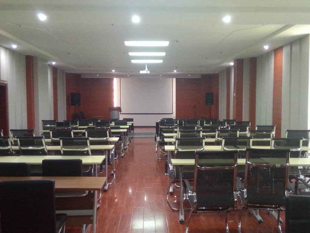 Цюйцзин: Yicheng Express Business Hotel