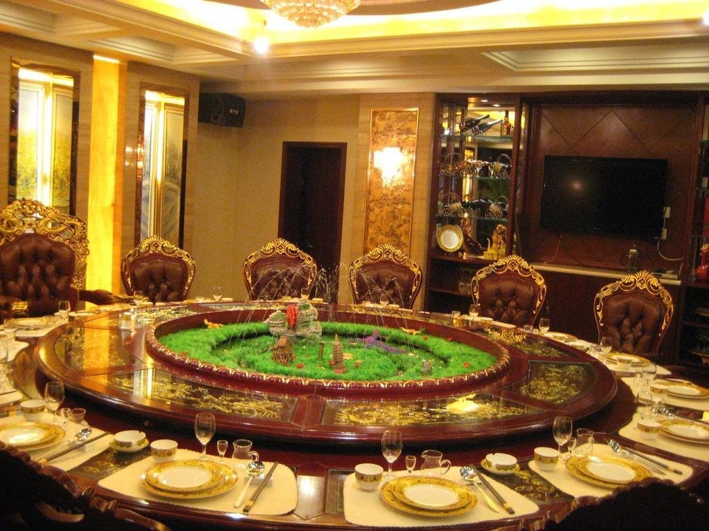 Баодин: Yaodu International Hotel
