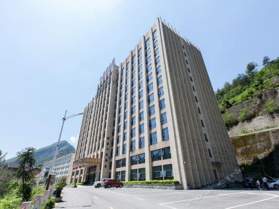 Мую: Shennong Mountain Resort