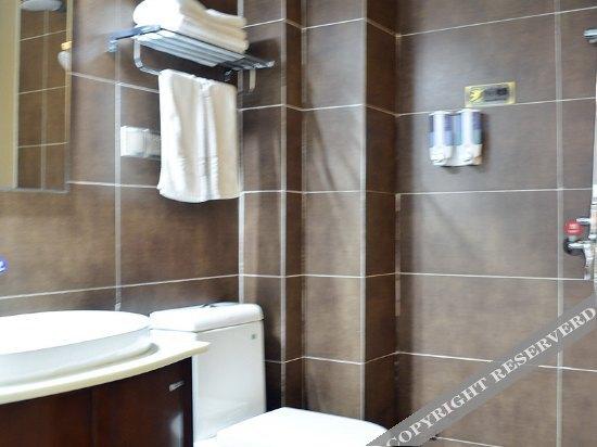 Лоян: Yiyang Fangyuan Business Hotel