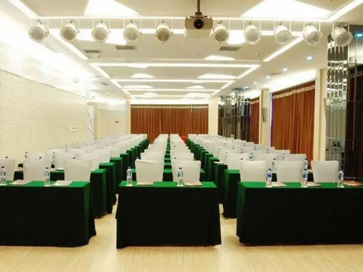 Ухань: Wuhan Zhuo Yue Holiday Hotel