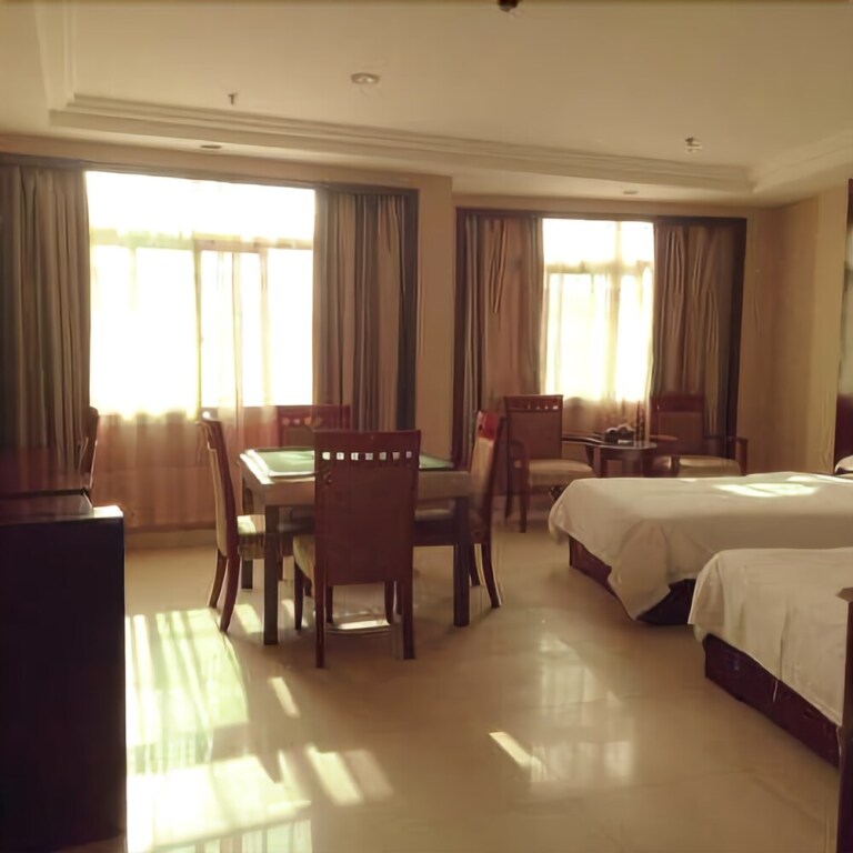 Ичунь: Hua Qi Hotel