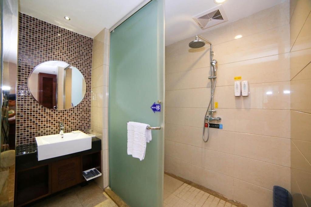 Цзинчжоу: Jingzhou Huangting Holiday Hotel