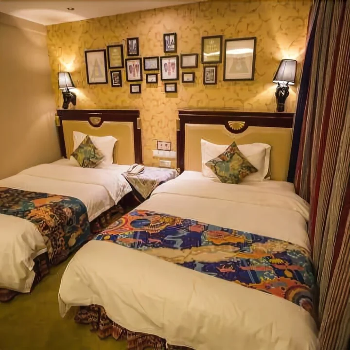 Сичан: Four Seasons Holiday Hotel