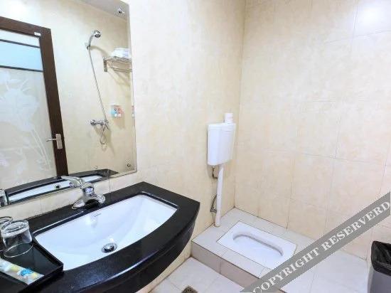 Янгиианг: Huatian Hotel