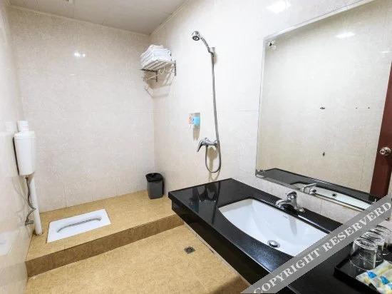 Янгиианг: Huatian Hotel