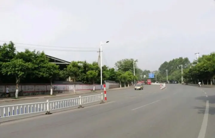 Лючжоу: Haoting Business Hotel (Liuzhou Gangyi Middle School Fenghuangling Campus Branch)
