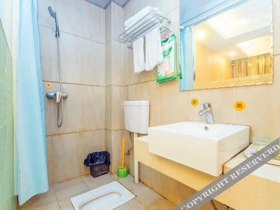 Ибинь: Huiyan Business Hotel