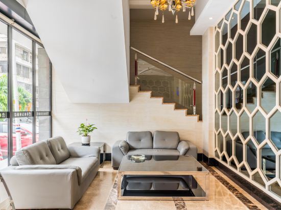 Джиангме: Park Lane Yiju Hotel (Jiangmen Taishan Pedestrian Street Pinghu Road)