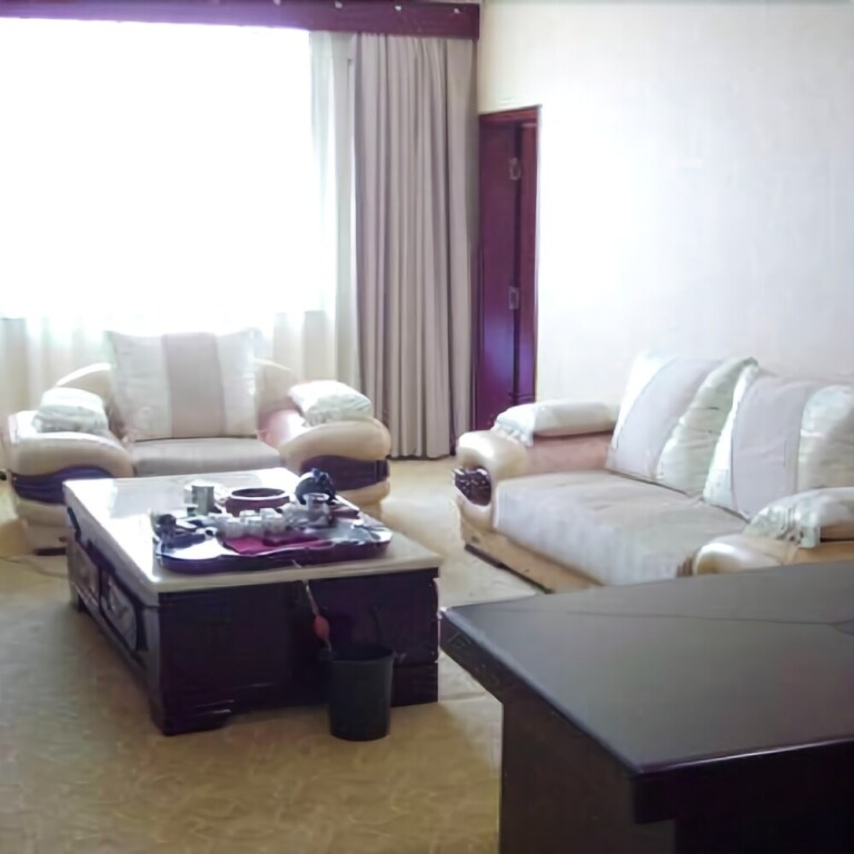 Цюйцзин: Kaicheng Hotel Xuanwei