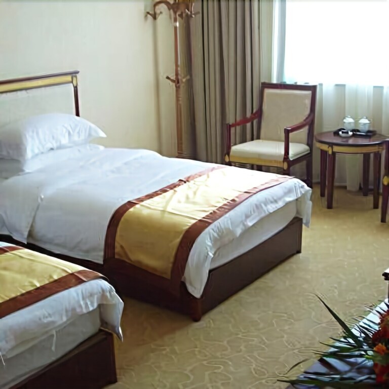 Цюйцзин: Kaicheng Hotel Xuanwei