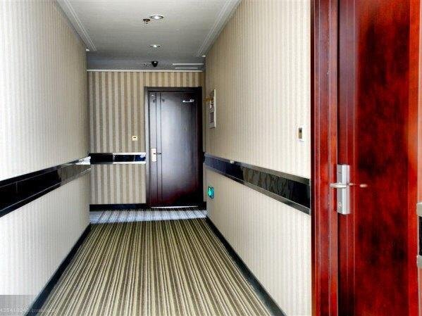 Шэньян: Huafeng Hotel